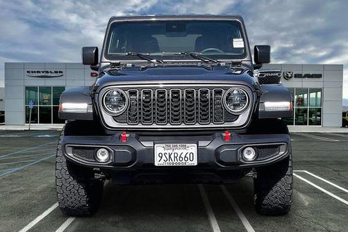 Granite Crystal Metallic Clearcoat 2025 Jeep Wrangler Rubicon