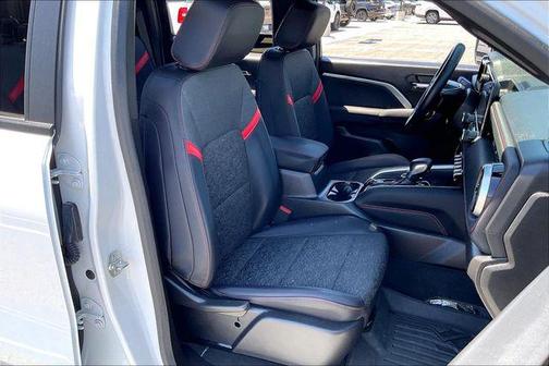 Summit White 2024 Chevrolet Colorado Z71