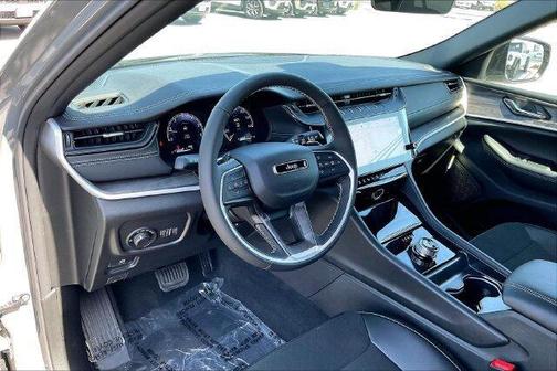 Sting-Gray Clearcoat 2027 Jeep Grand Cherokee L Laredo
