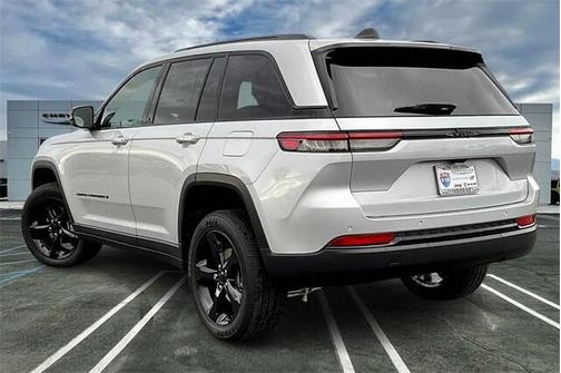 2025 Jeep Grand Cherokee Altitude