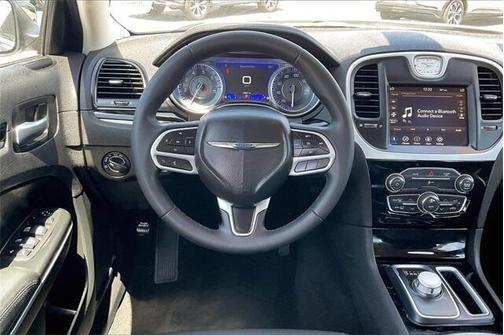 2023 Chrysler 300 Touring