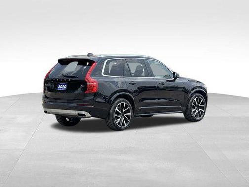 2020 Volvo XC90 T6 Momentum