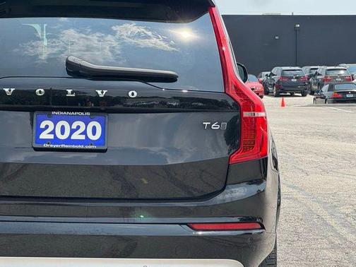 2020 Volvo XC90 T6 Momentum
