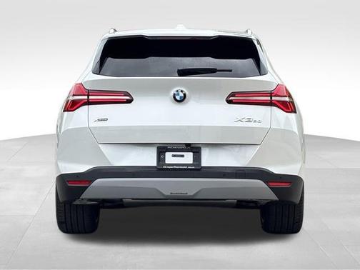 Mineral White Metallic 2026 BMW X3 30 xDrive