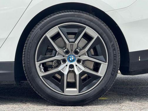 2024 BMW i5 eDrive40