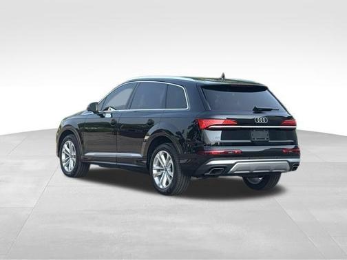 2025 Audi Q7 45 Premium