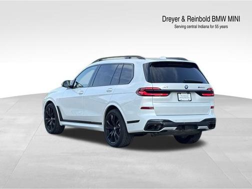 2024 BMW X7 M60i