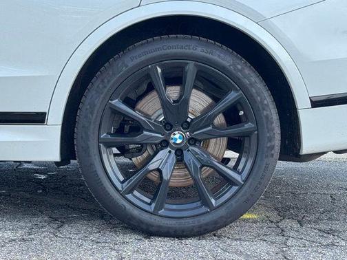 2024 BMW X7 M60i