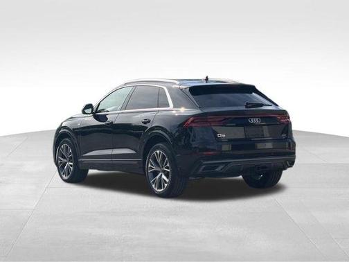 Mythos Black Metallic 2023 Audi Q8 55 Premium Plus