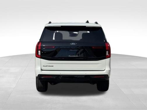 Star White Metallic Tri-Coat 2025 Ford Expedition Platinum