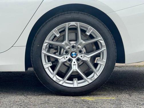 2025 BMW 330 i xDrive
