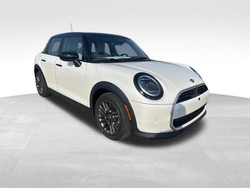 Nanuq White Metallic 2026 MINI Hardtop Cooper