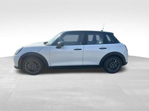 Nanuq White Metallic 2026 MINI Hardtop Cooper