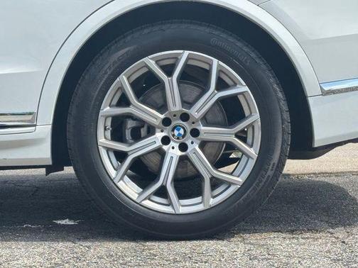 Alpine White 2026 BMW X7 xDrive40i