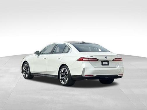 2024 BMW 530 i xDrive