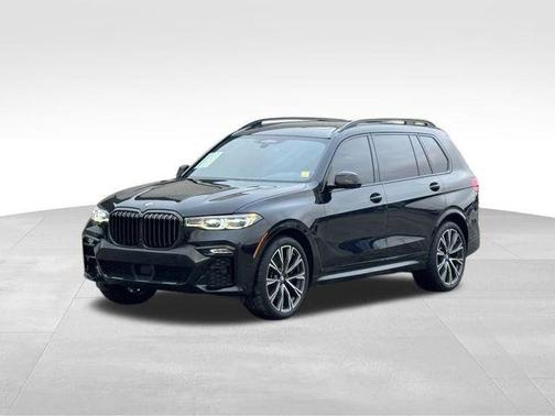 2022 BMW X7 M50i