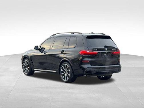 2022 BMW X7 M50i