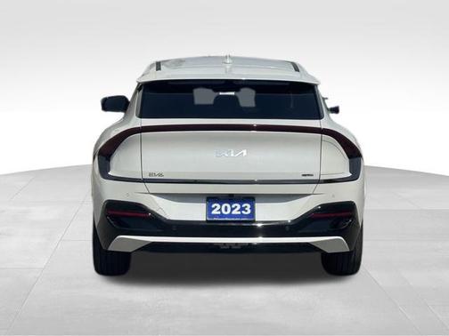 Snow White Pearl 2023 Kia EV6 GT-Line