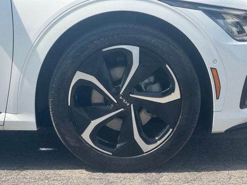 Snow White Pearl 2023 Kia EV6 GT-Line