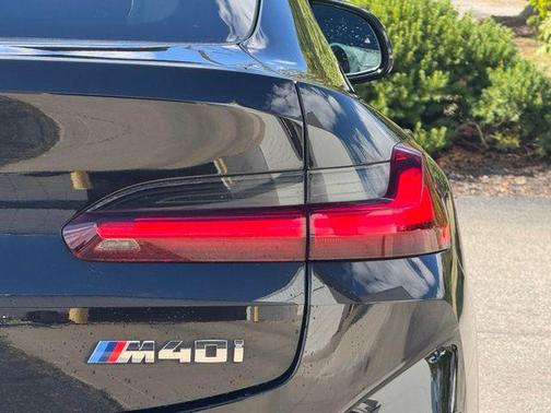 2022 BMW X4 M40i