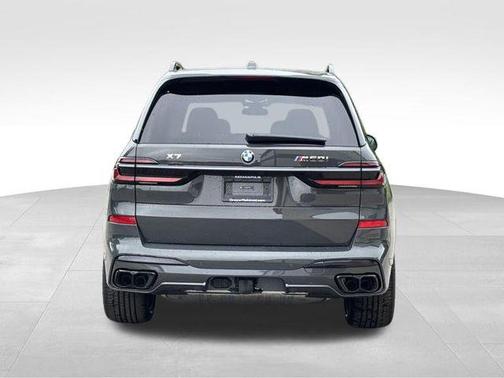 Dravit Grey Metallic 2026 BMW X7 M60i