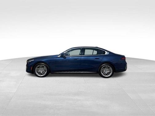 2025 BMW 540 i xDrive