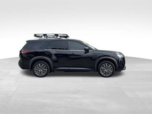 2023 Nissan Pathfinder SL 4WD