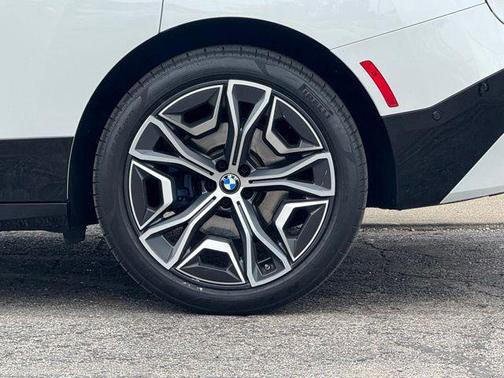 Mineral White Metallic 2025 BMW iX xDrive50