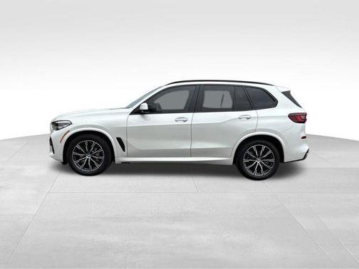 White Metallic 2023 BMW X5 xDrive40i