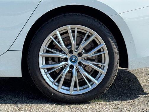 2024 BMW 330e Base