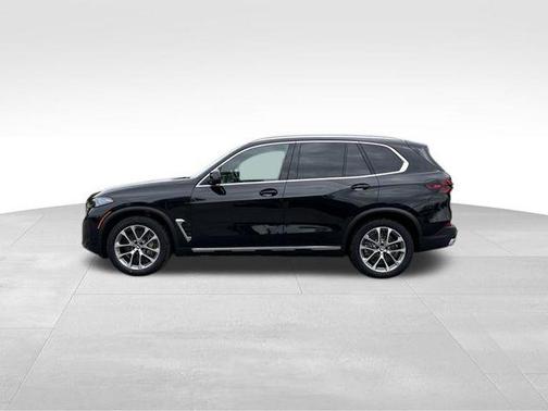 Black Sapphire Metallic 2026 BMW X5 PHEV xDrive50e