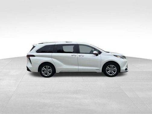 2021 Toyota Sienna Platinum 7 Passenger