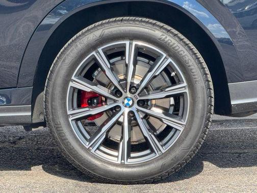 2022 BMW X6 M50i