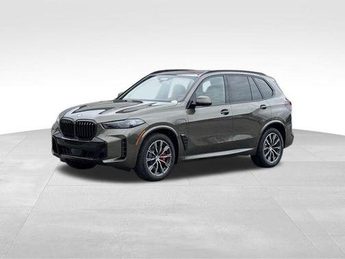 Manhattan Green Metallic 2026 BMW X5 PHEV xDrive50e