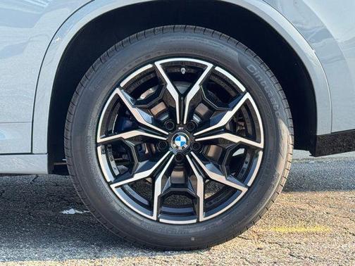 2025 BMW X4 M40i
