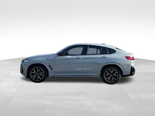 2025 BMW X4 M40i