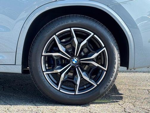 2024 BMW X3 M40i