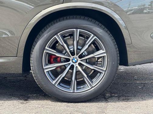 Manhattan Green Metallic 2026 BMW X5 PHEV xDrive50e