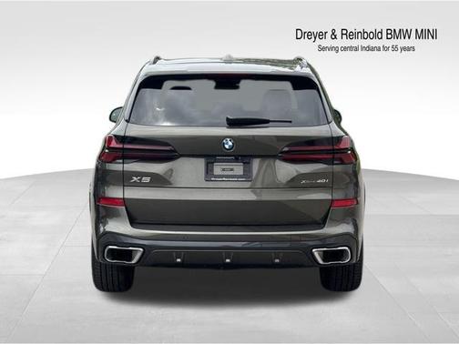 Manhattan Green Metallic 2026 BMW X5 xDrive40i