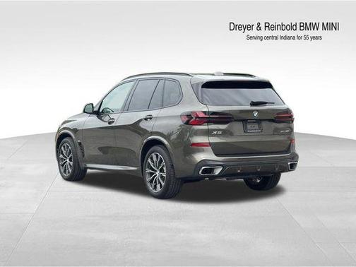 Manhattan Green Metallic 2026 BMW X5 xDrive40i