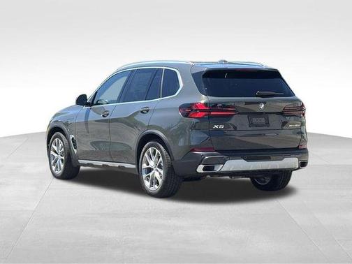 Dravit Grey Metallic 2026 BMW X5 PHEV xDrive50e