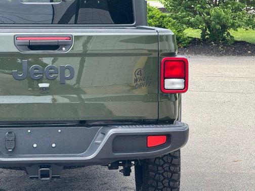 Sarge Green Clearcoat 2023 Jeep Gladiator Willys 4x4