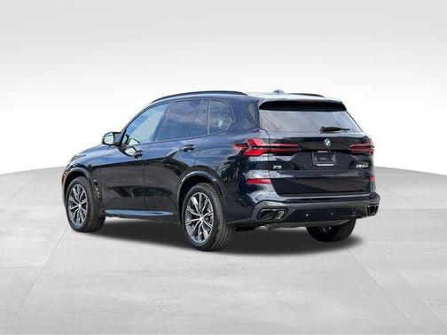 2025 BMW X5 M60i