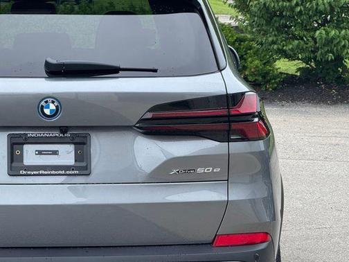 Skyscraper Grey Metallic 2026 BMW X5 PHEV xDrive50e