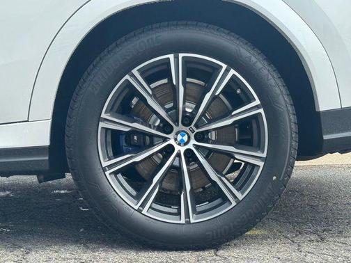 2021 BMW X6 M50i