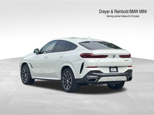 2021 BMW X6 M50i