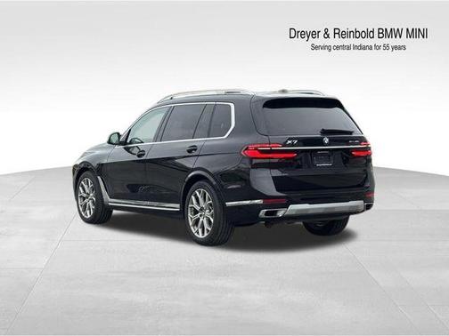 Black Sapphire Metallic 2024 BMW X7 xDrive40i