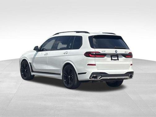 Alpine White 2023 BMW X7 xDrive40i