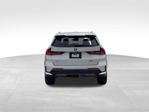 Mineral White Metallic 2026 BMW X1 xDrive28i