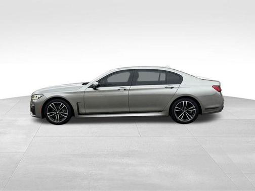 2022 BMW 740 i xDrive